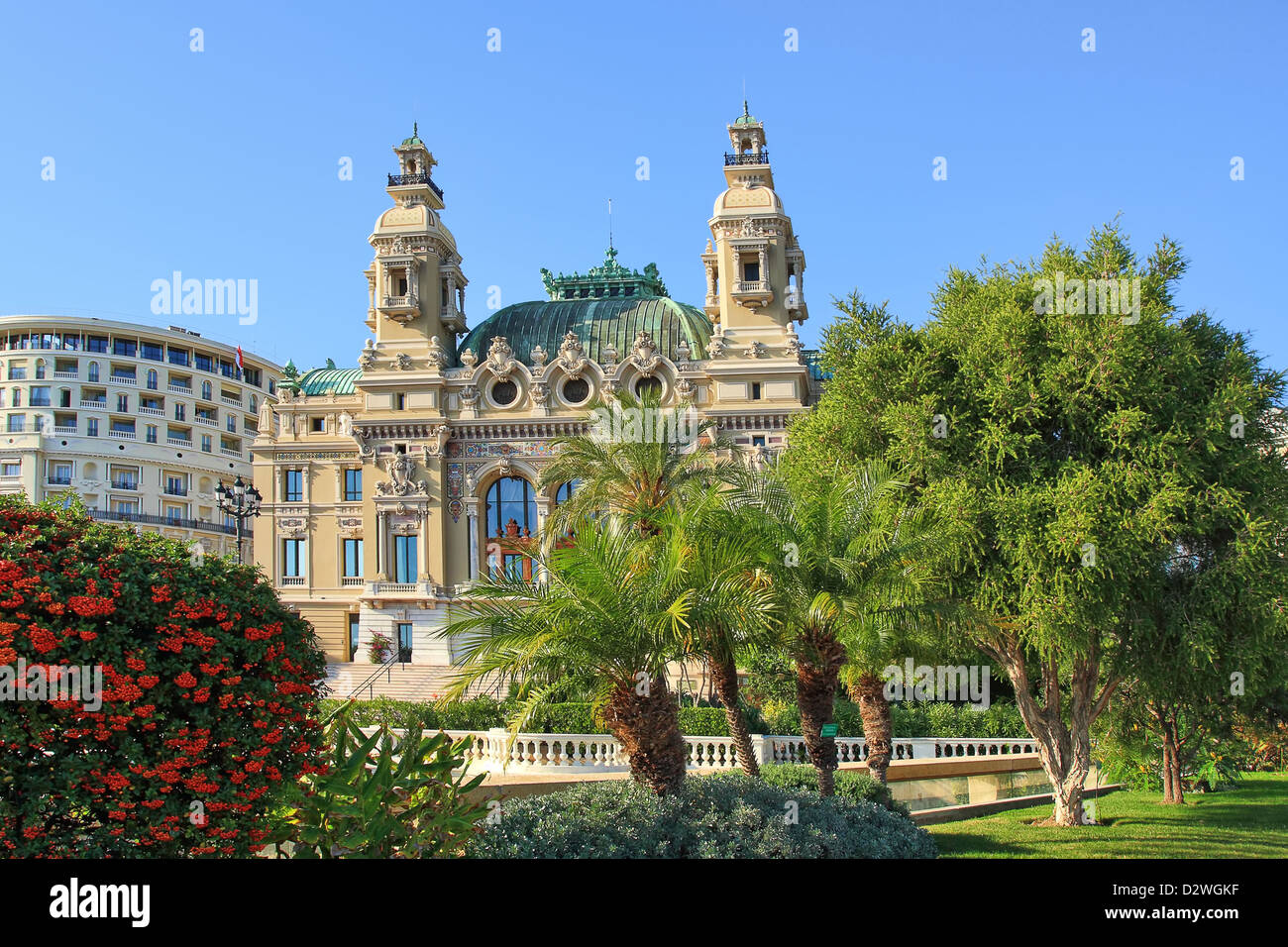 Fassade des berühmten Opera de Monte-Carlo (Salle Garnier) im Rahmen des Casino von Monte Carlo in Monaco. Stockfoto