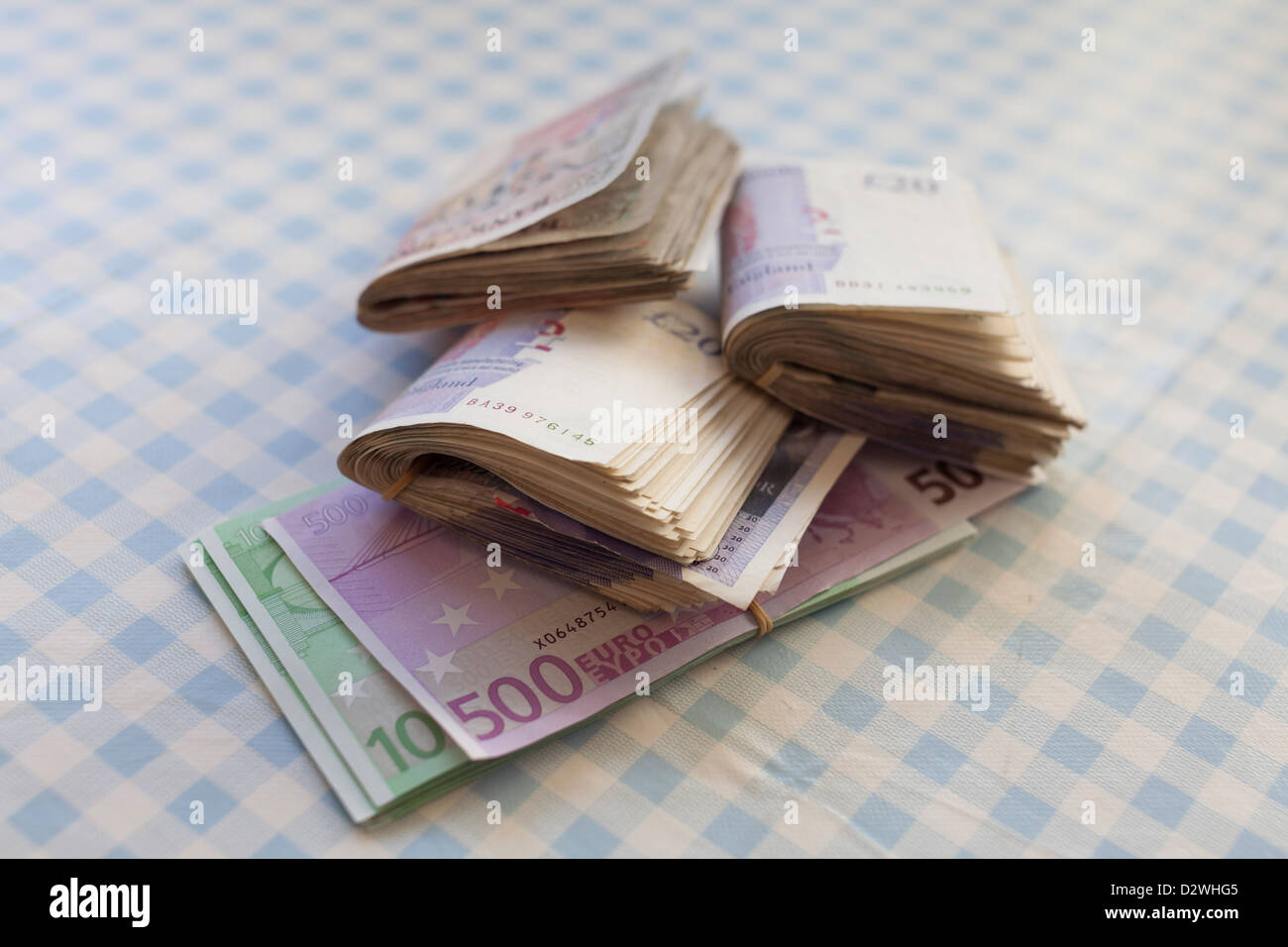Bargeld-Euro und UK-Pfund-Banknoten Stockfoto