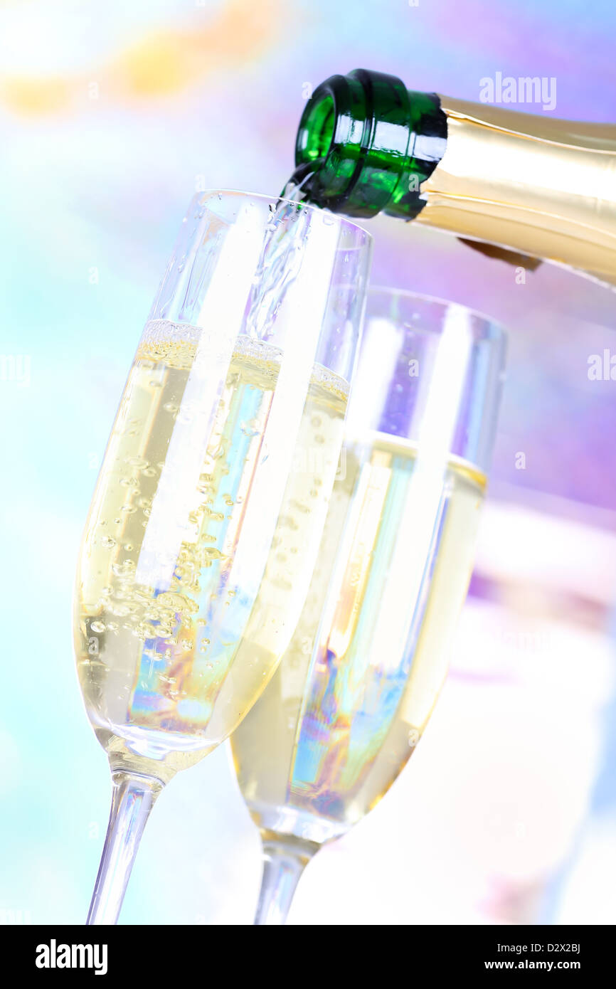 Zwei Gläser mit Champagner Stockfoto