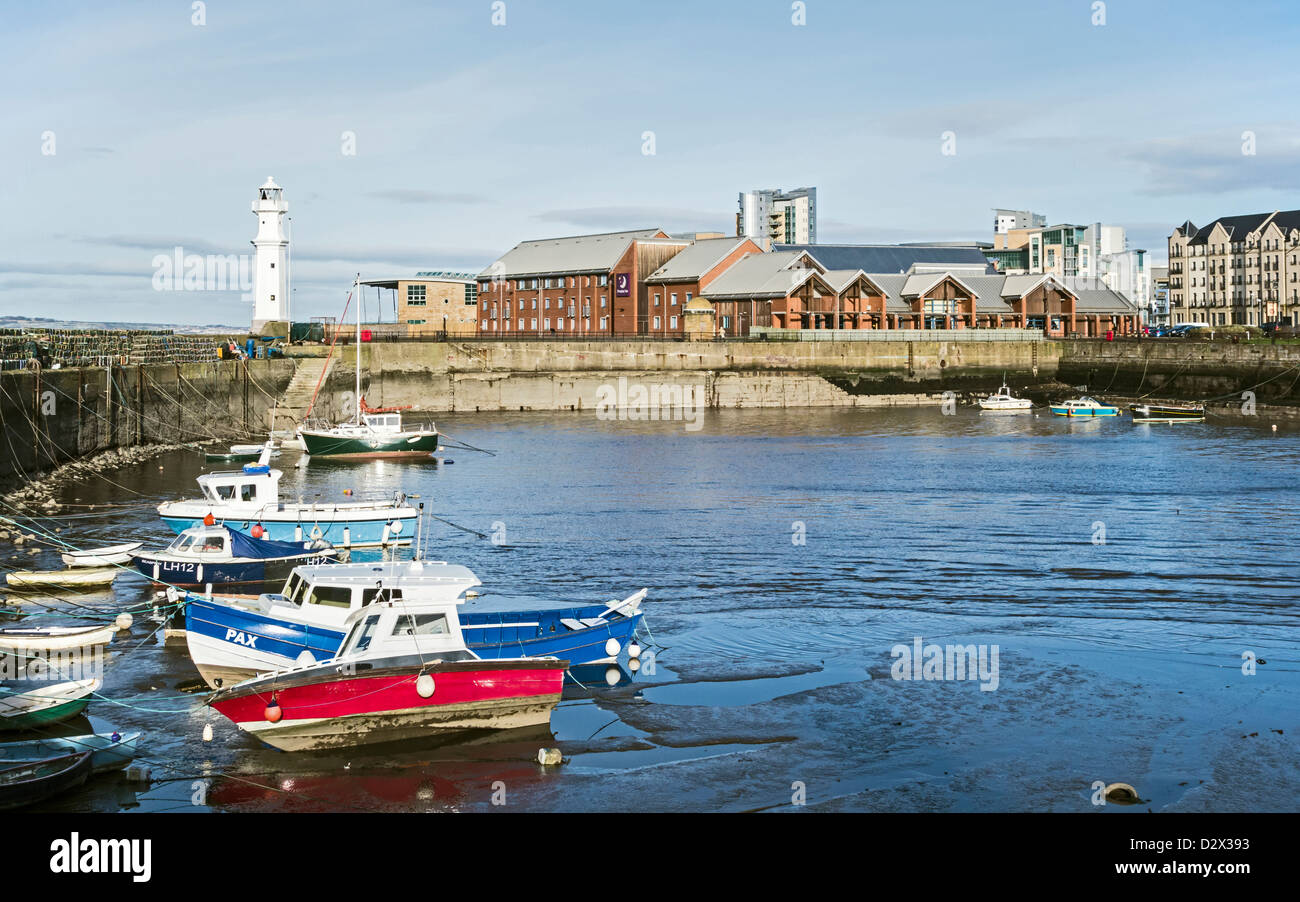Newhaven Habour am Westende des westlichen Hafen Leith Docks Edinburgh