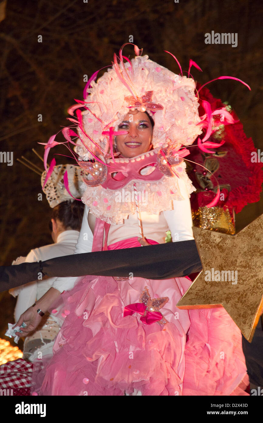 Woman costume mallorca -Fotos und -Bildmaterial in hoher Auflösung – Alamy