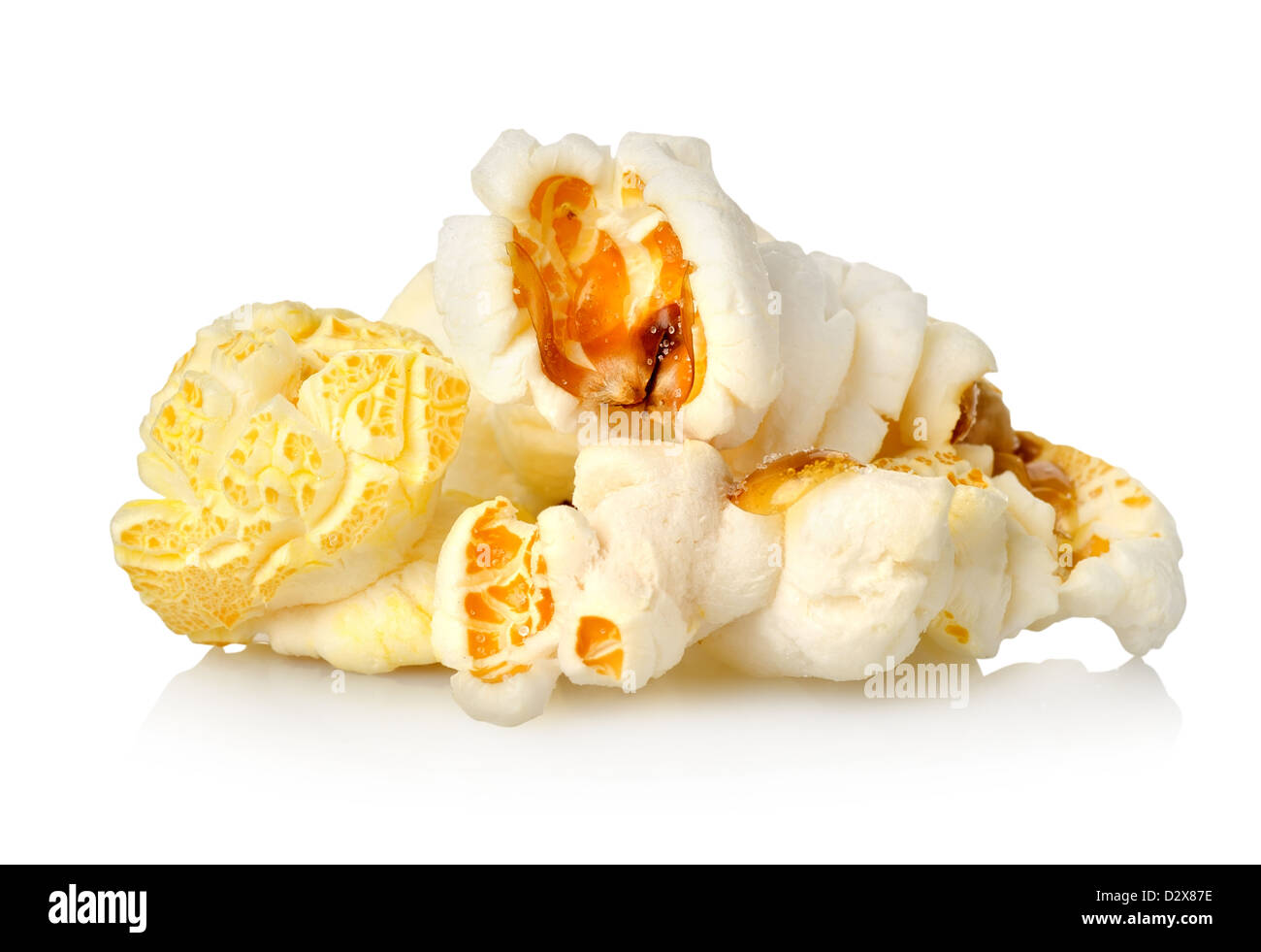 Süßes Popcorn isoliert auf weißem Hintergrund Stockfoto