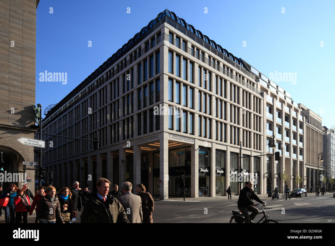 Berlin, Deutschland, der neuen Upper East Side Ecke Unter den Linden, Friedrichstraße Stockfoto