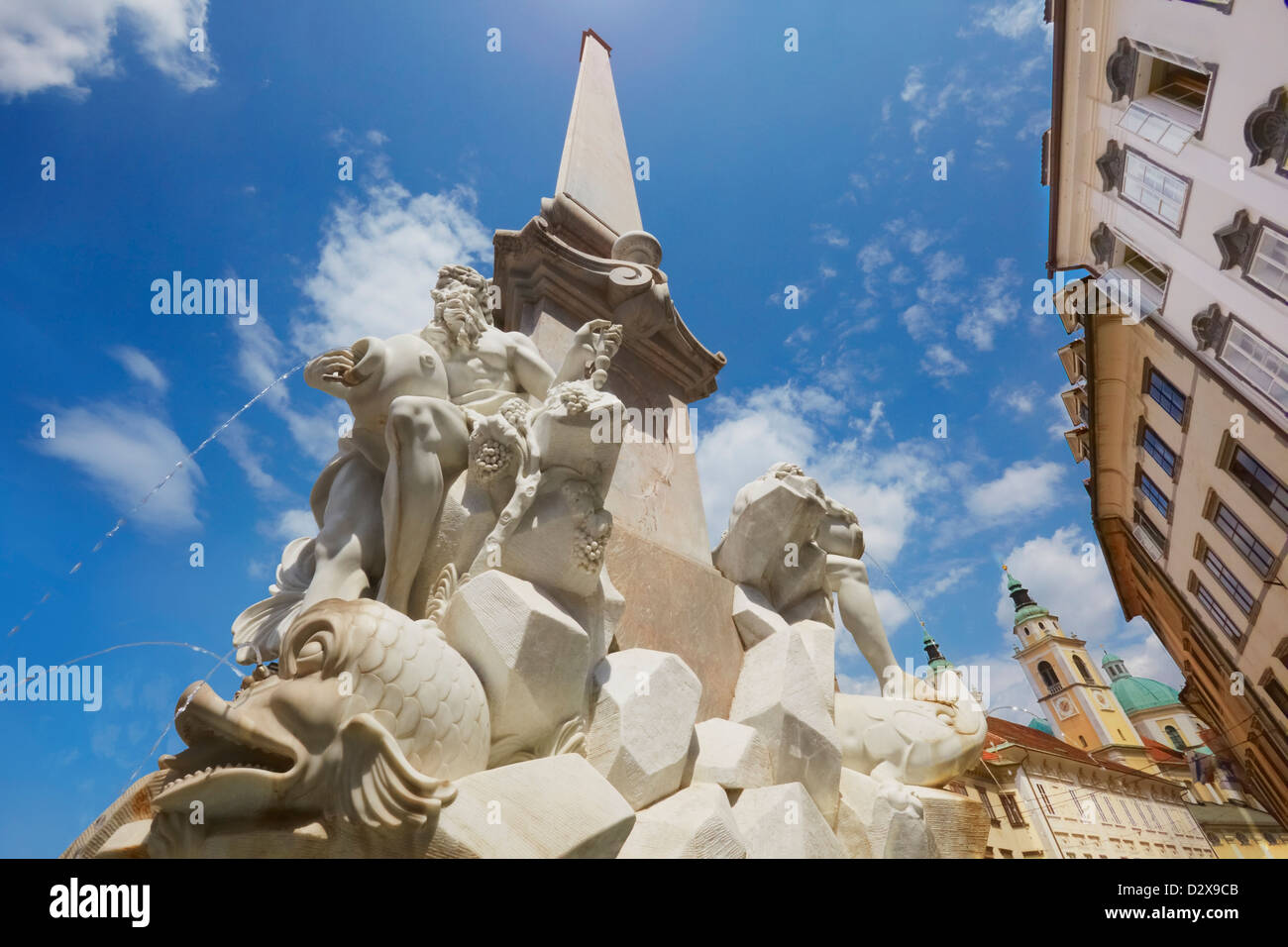 Die drei Krainer Flüsse-Brunnen, bekannt als Robba Brunnen von dem italienischen Bildhauer Francesco Robba auf Platz Mestni Trg, Stockfoto
