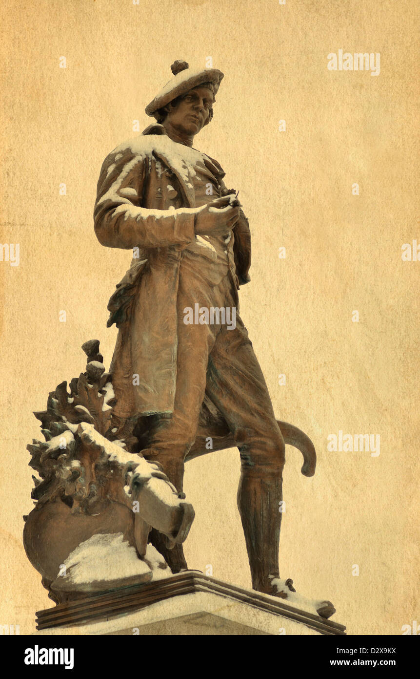 Statue von Robert Burns nach einem Schneefall.  Textur hinzugefügt. Stockfoto