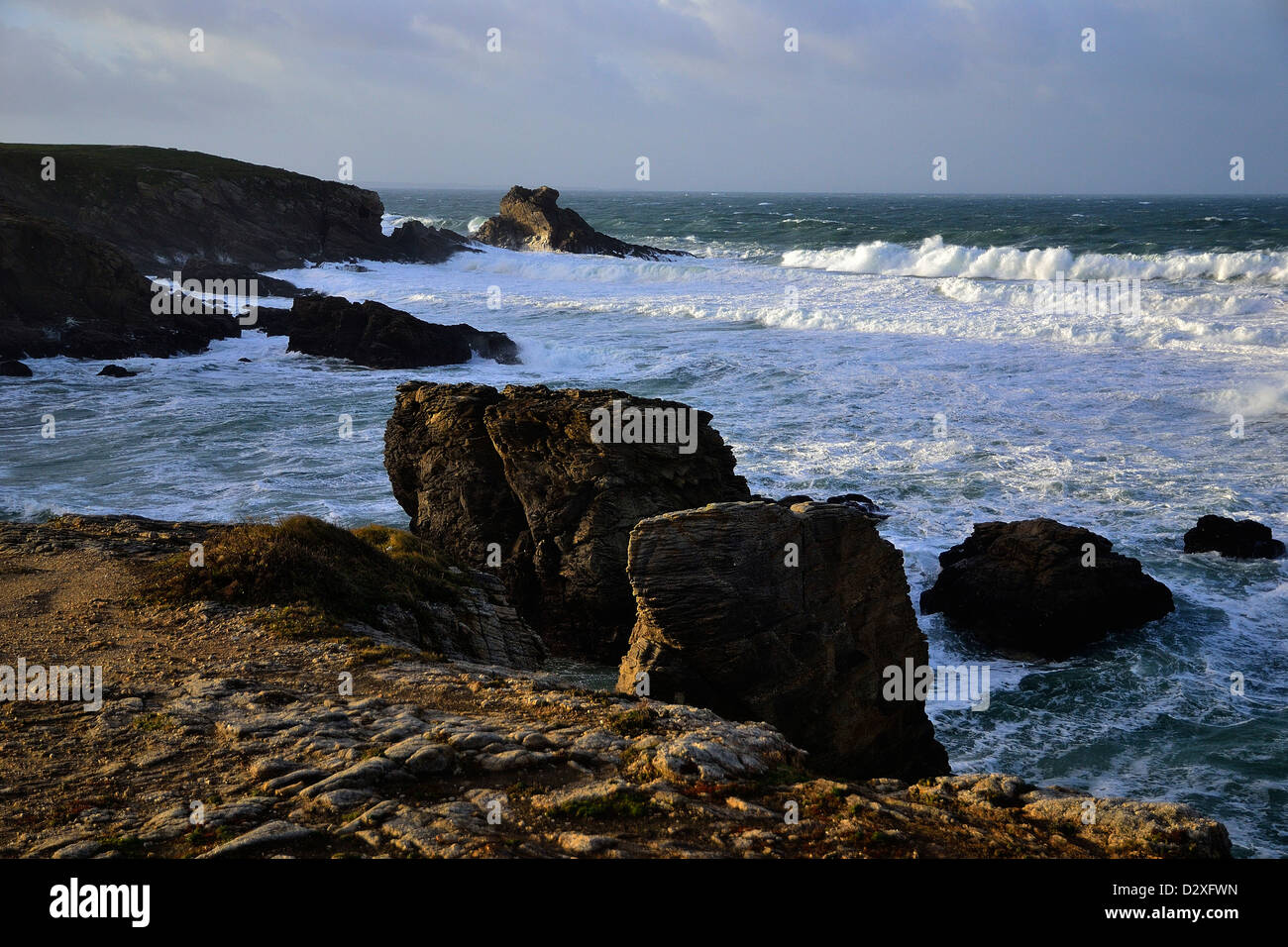 Flut, Port Taube auf die wilde Küste von Quiberon-Halbinsel (Bretagne, Frankreich). Stockfoto