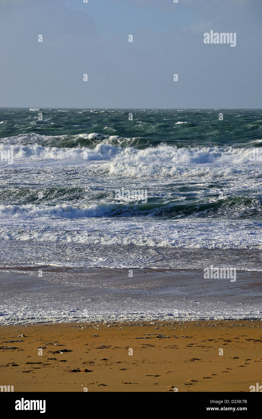 Flut, Port Blanc Beach, an der wilden Küste von Quiberon-Halbinsel (Bretagne, Frankreich). Stockfoto