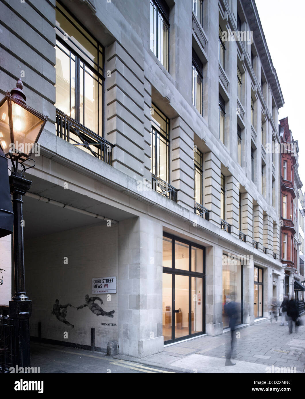 Pollen-Haus, London, United Kingdom. Architekt: Ben Adams Architekten, 2013. Überblick über Cork Street. Stockfoto