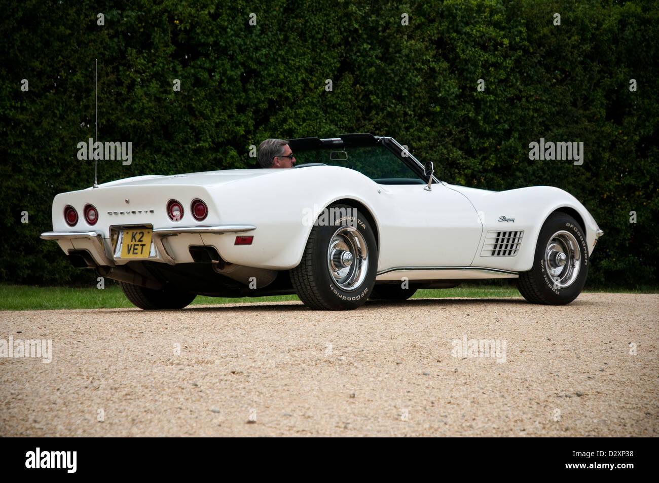 Bild des weißen Chevrolet Corvette Stingray Cabrio. Stockfoto