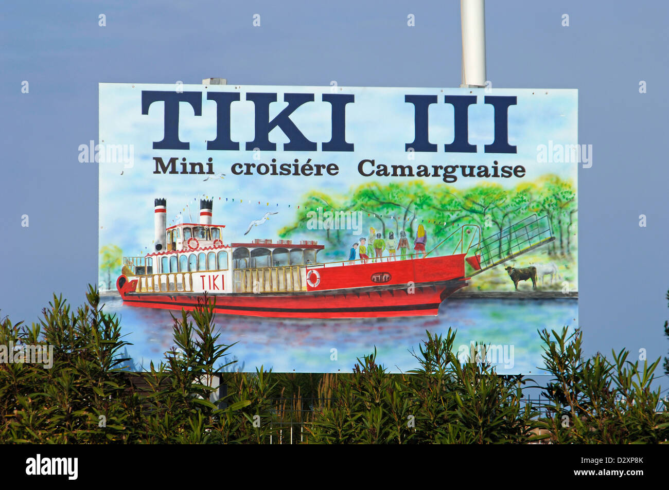 Anzeige für eine Bootsfahrt oder eine Bootsfahrt auf der Rhone im Raddampfer Tiki III Les Saintes-Maries-de-la-Mer Camargue Provence France Stockfoto