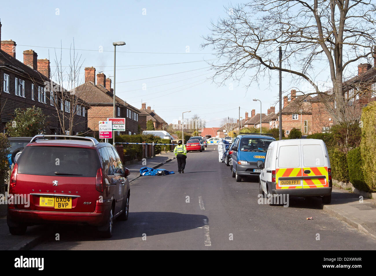 Gesamtansicht der Szene von der tödlichen Messerstecherei Aaron Buron in St Martins Road, Rose Hill, Oxford Stockfoto