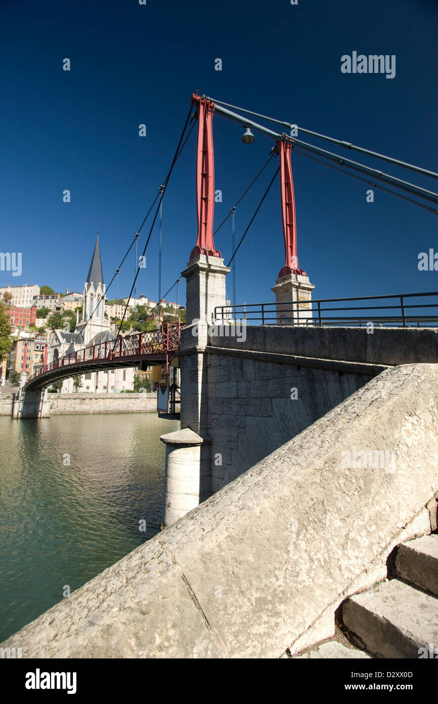 PASSERELLE PAUL COUTURIER FUßGÄNGERBRÜCKE VIEUX LYON FLUSS SAONE LYON RHONE ALPES FRANKREICH Stockfoto