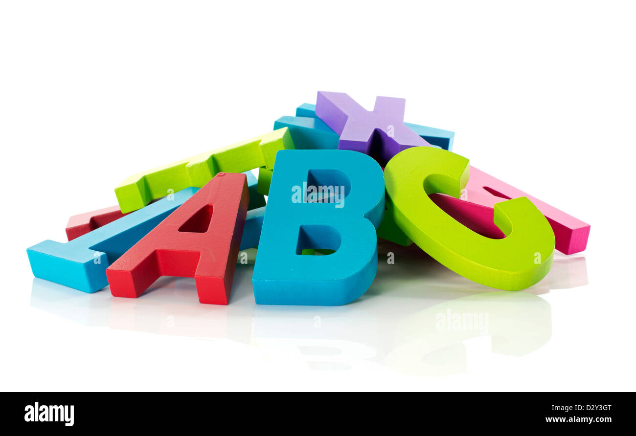 Buchstaben vom Alphabet in grün rot blau und isoliert auf weiß Stockfoto