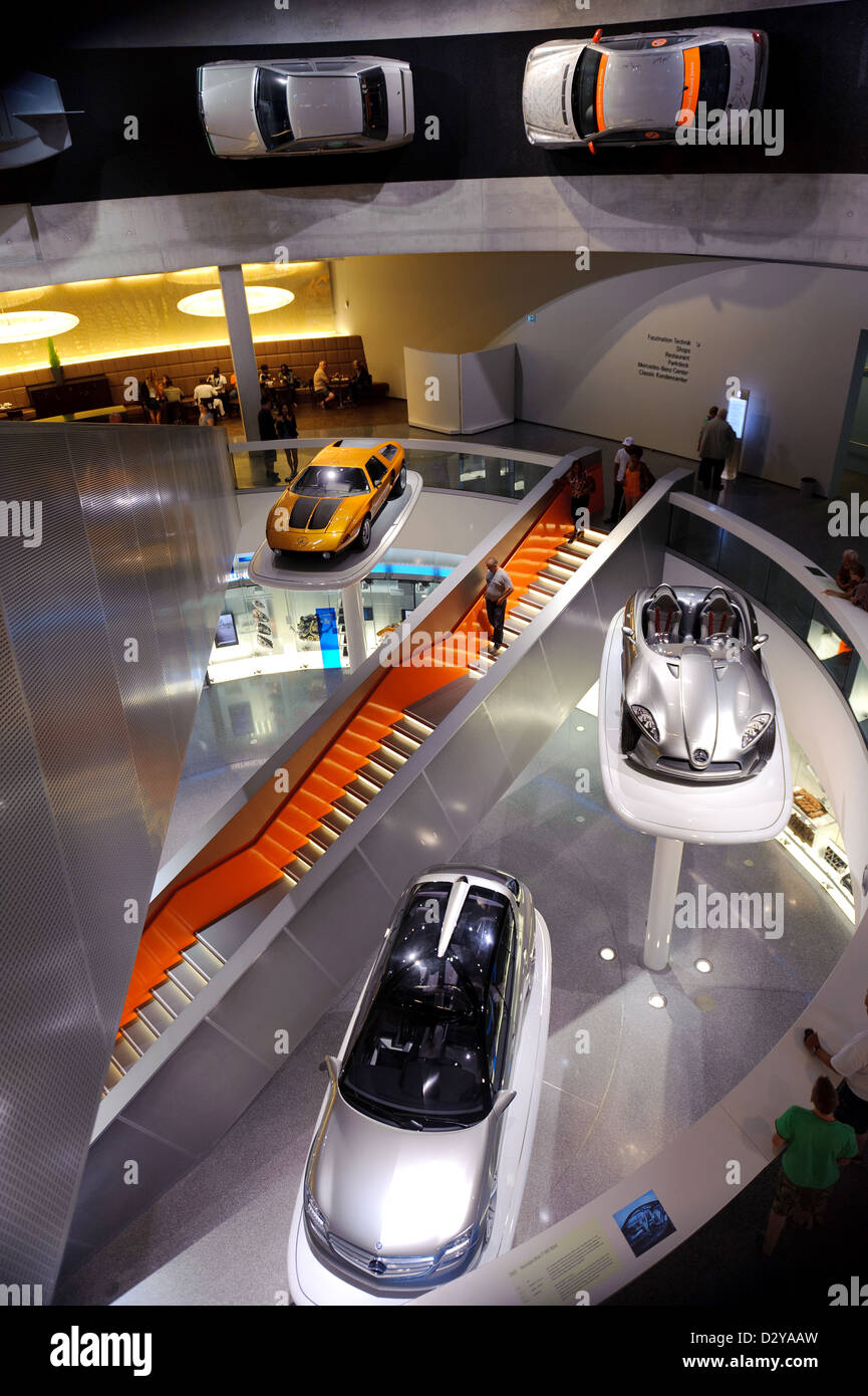 Mercedes-Museum in Stuttgart, Deutschland Stockfoto