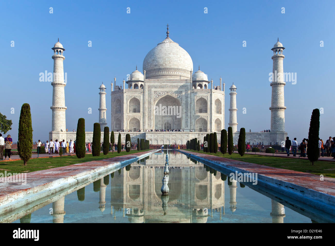 Taj Mahal und Widerspiegelnder Teich, Agra, Uttar Pradesh, Indien Stockfoto