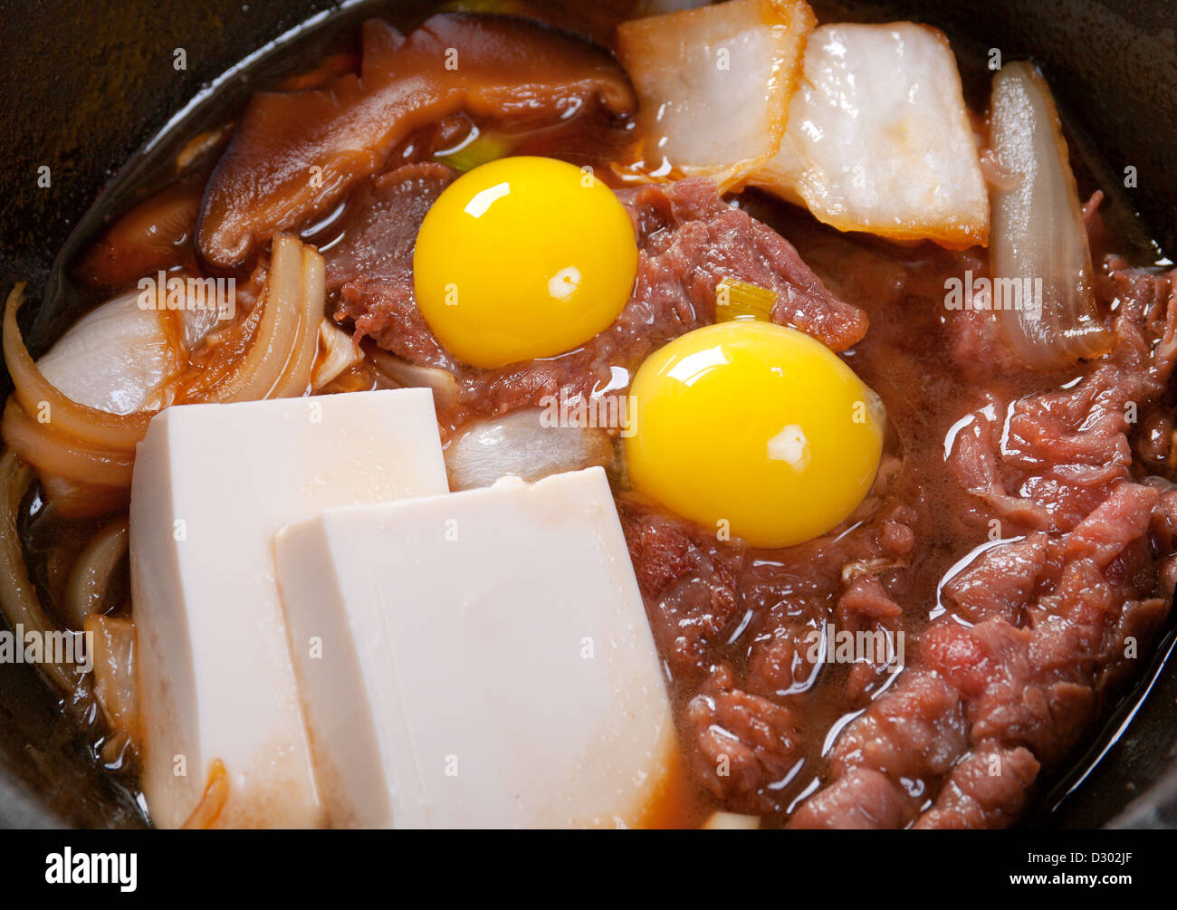 Japanische Küche .beef mit Ei-Wachtel Stockfoto