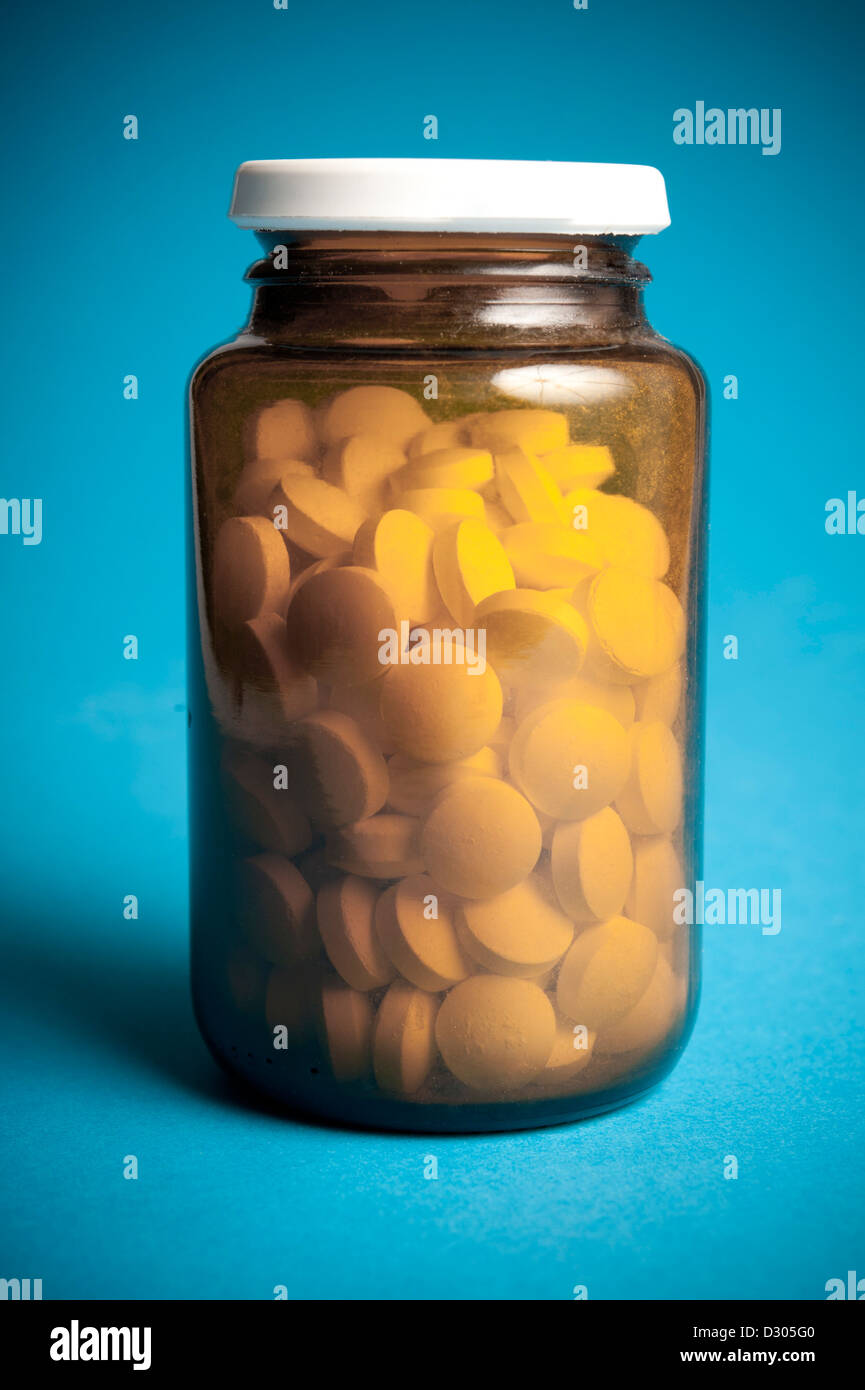 Pillen in Medizin Flasche Stockfoto