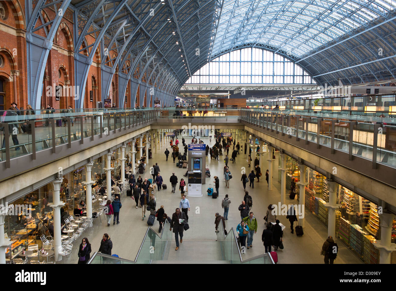 Bahnhof St. Bauchspeicheldrüse International in London. Stockfoto