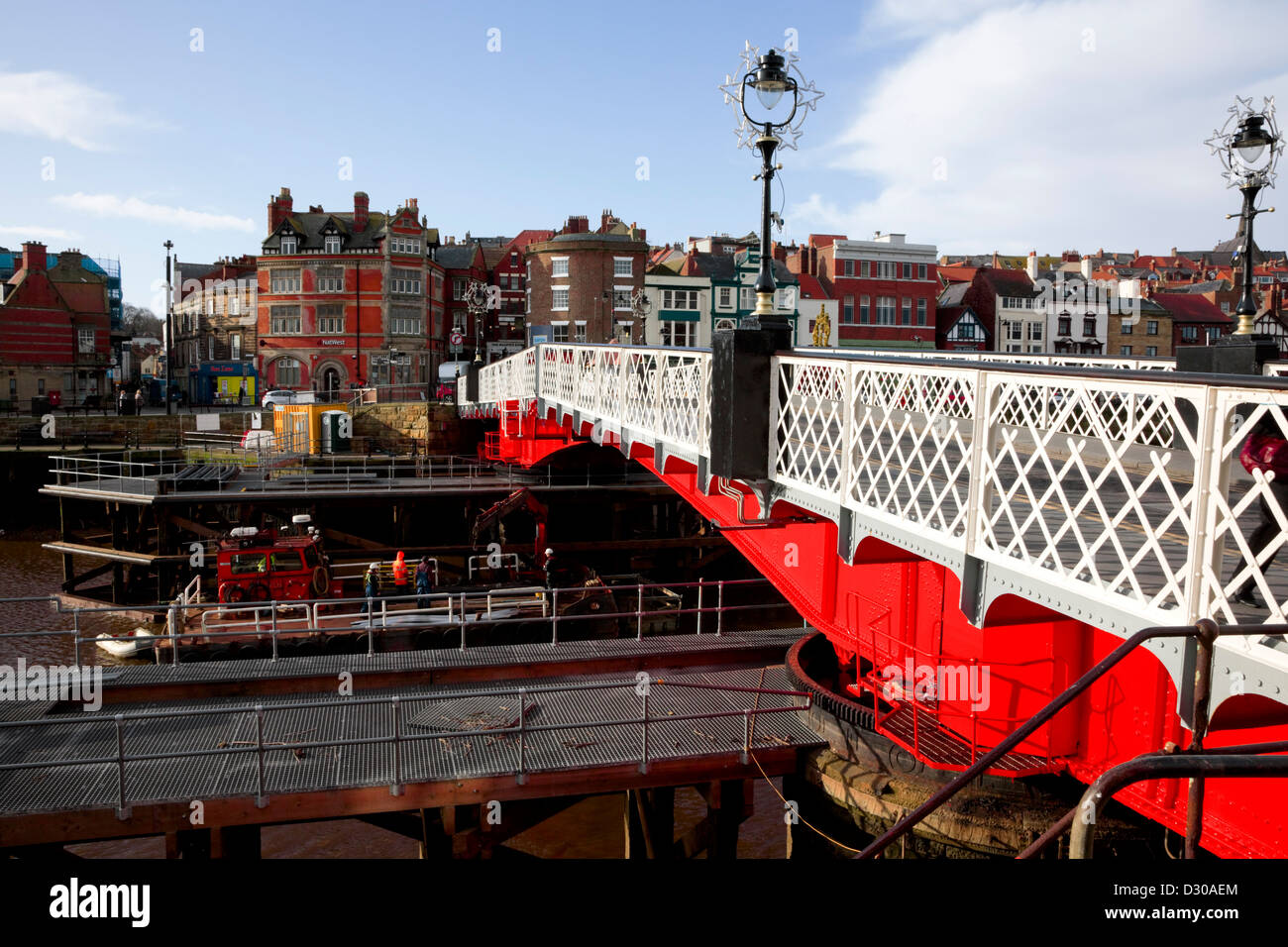 Whitby Drehbrücke über den Fluss Esk, North Yorkshire, England Stockfoto