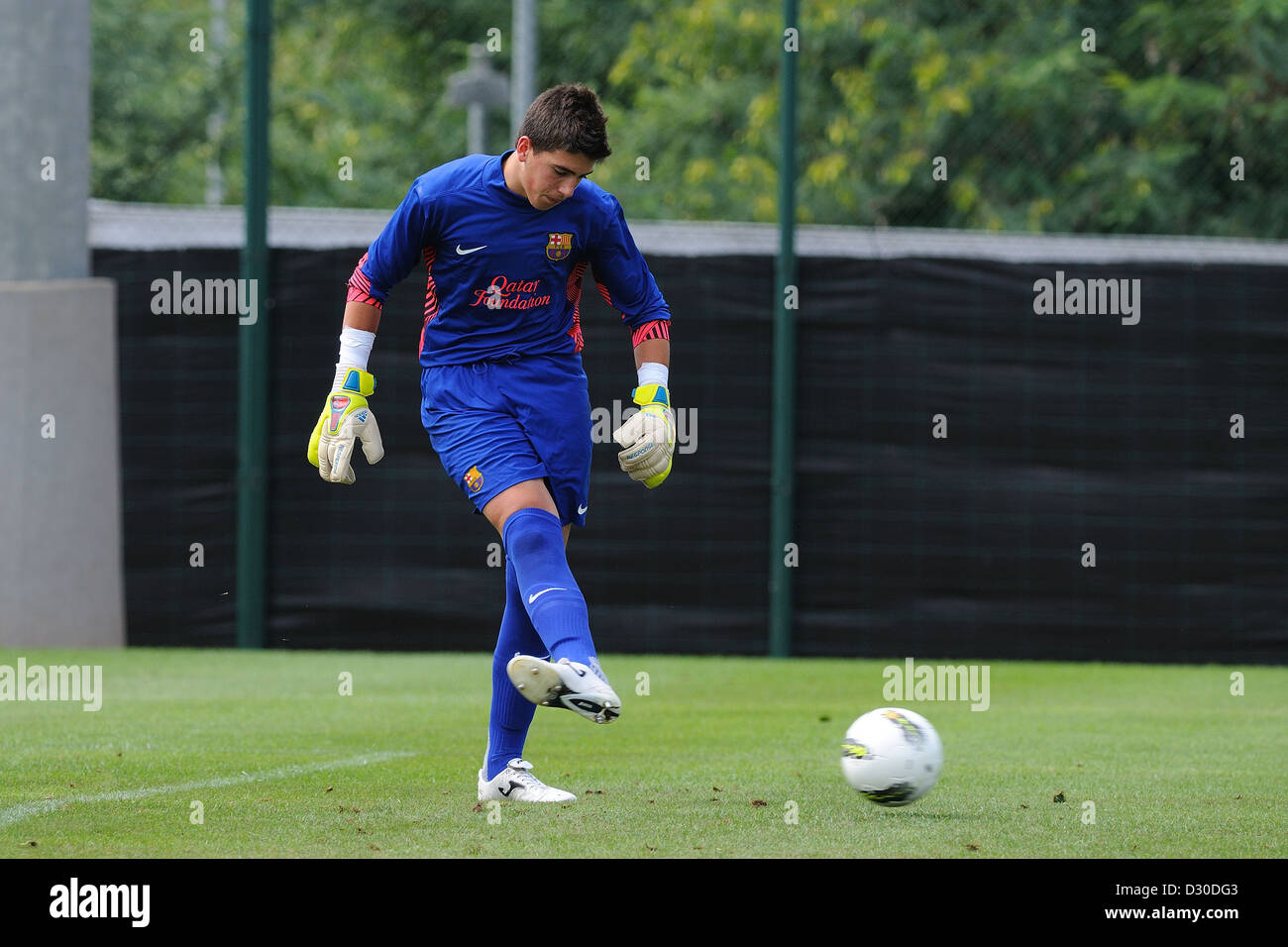 BARCELONA, Spanien - SEP-4: Jose Aurelio Suarez spielt mit F.C Barcelona Jugendmannschaft gegen Versicherungsfirmen Cornella. Stockfoto