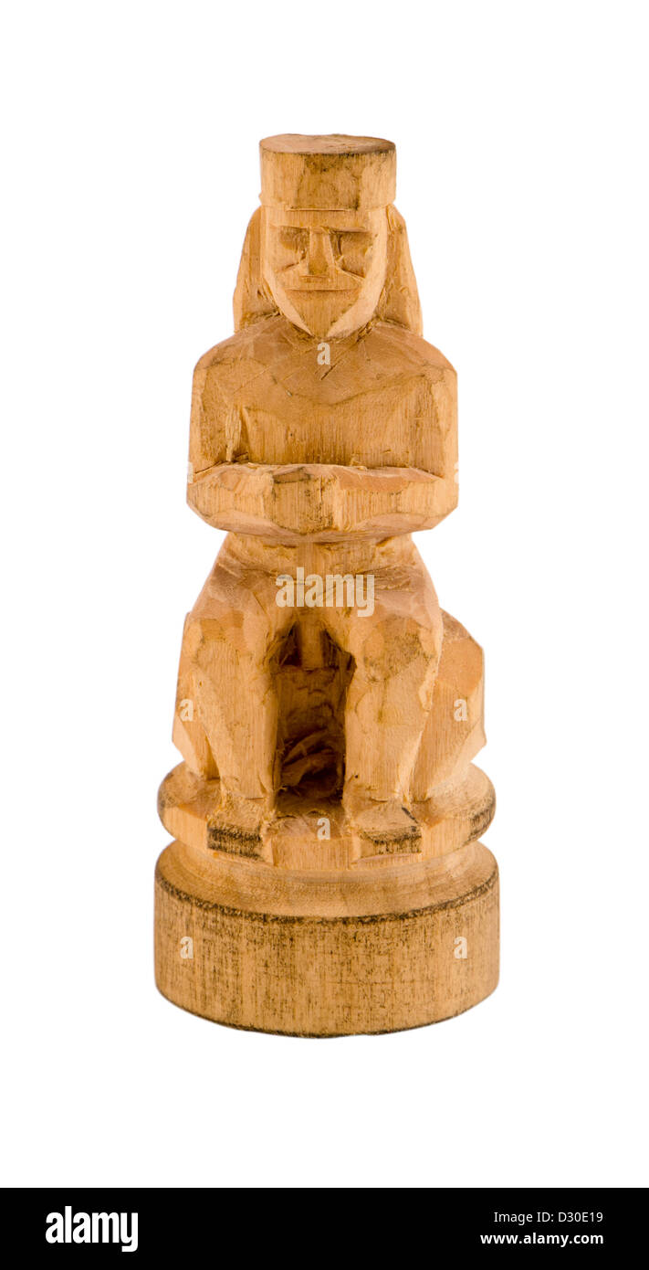 Priester-Statue einfach geschnitzt Handarbeit Handwerk aus Holz Stück isoliert auf weißem Hintergrund Stockfoto