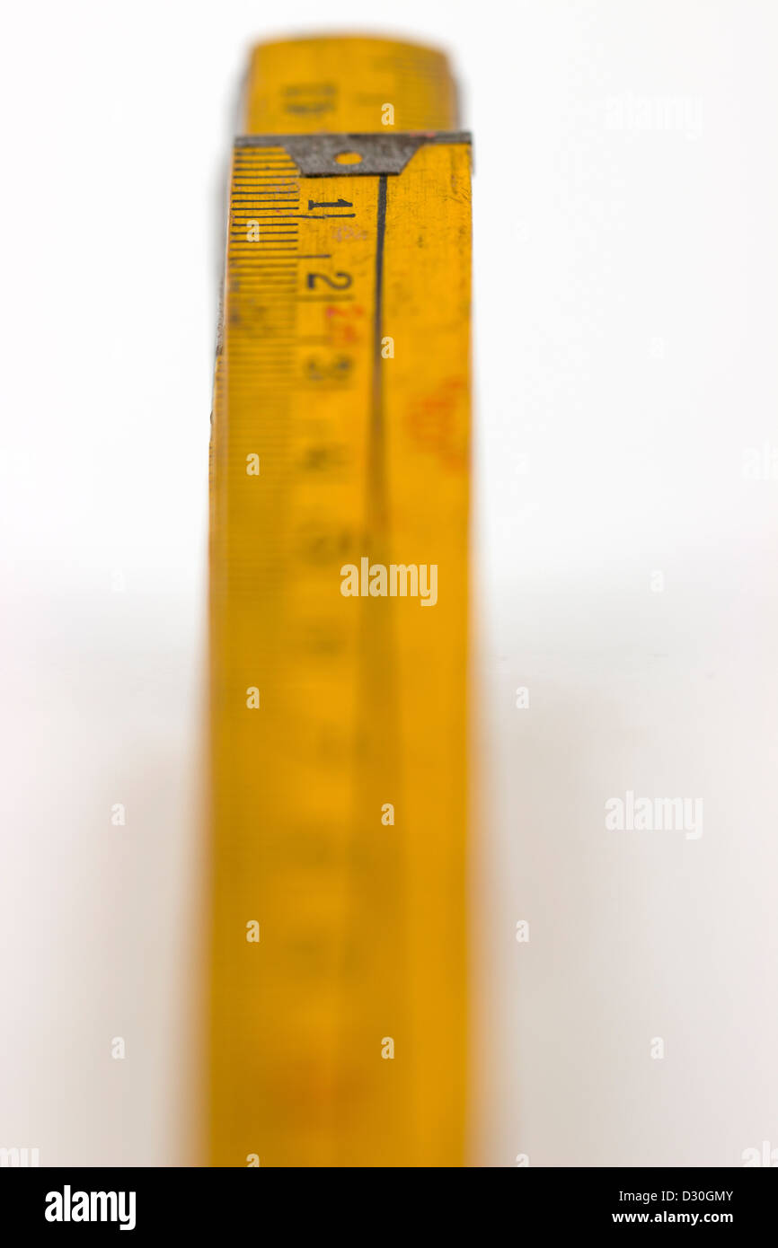 Nummer 1 auf einem hölzernen Meter, isoliertes Objekt Stockfoto