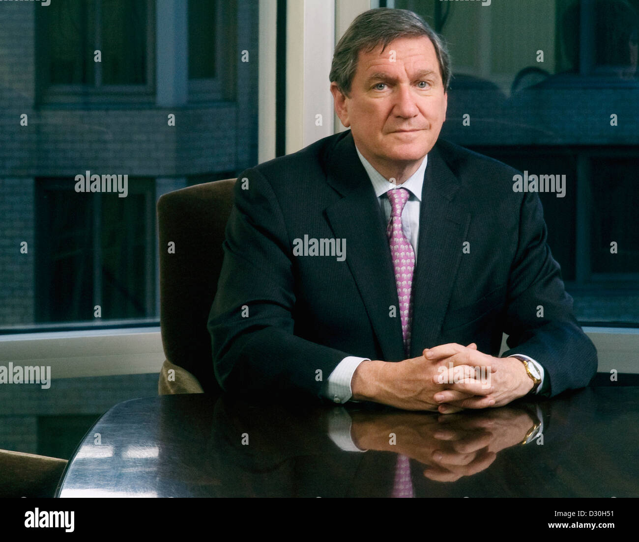 Ein Porträt von Richard Holbrooke, US-Gesandte für Pakistan und Afghanistan im Jahr 2005 in der Perseus LLC Büro in New York City fotografiert. Stockfoto