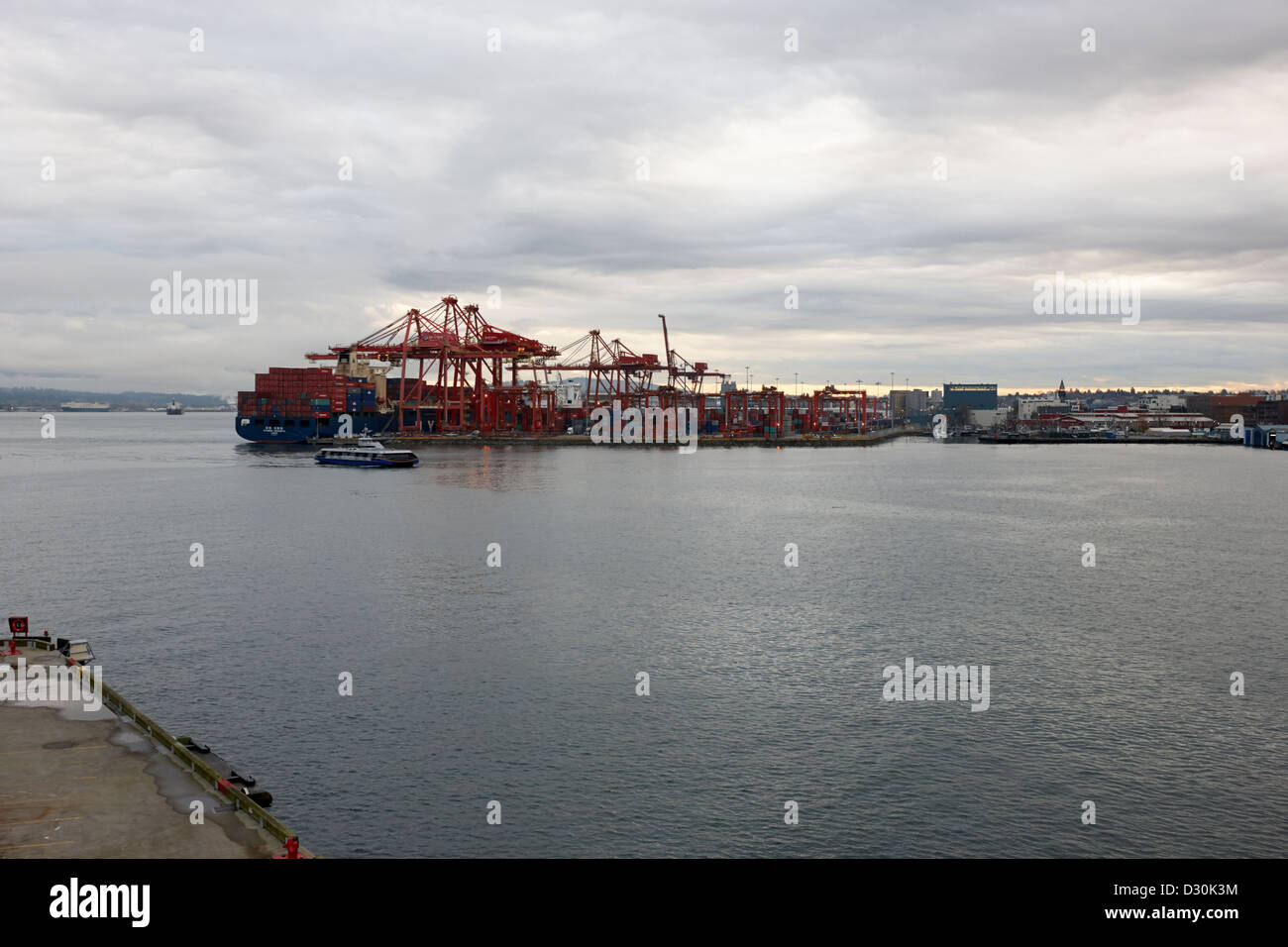 DP World Centerm Containerterminal im Hafen Metro Vancouver BC Kanada Stockfoto