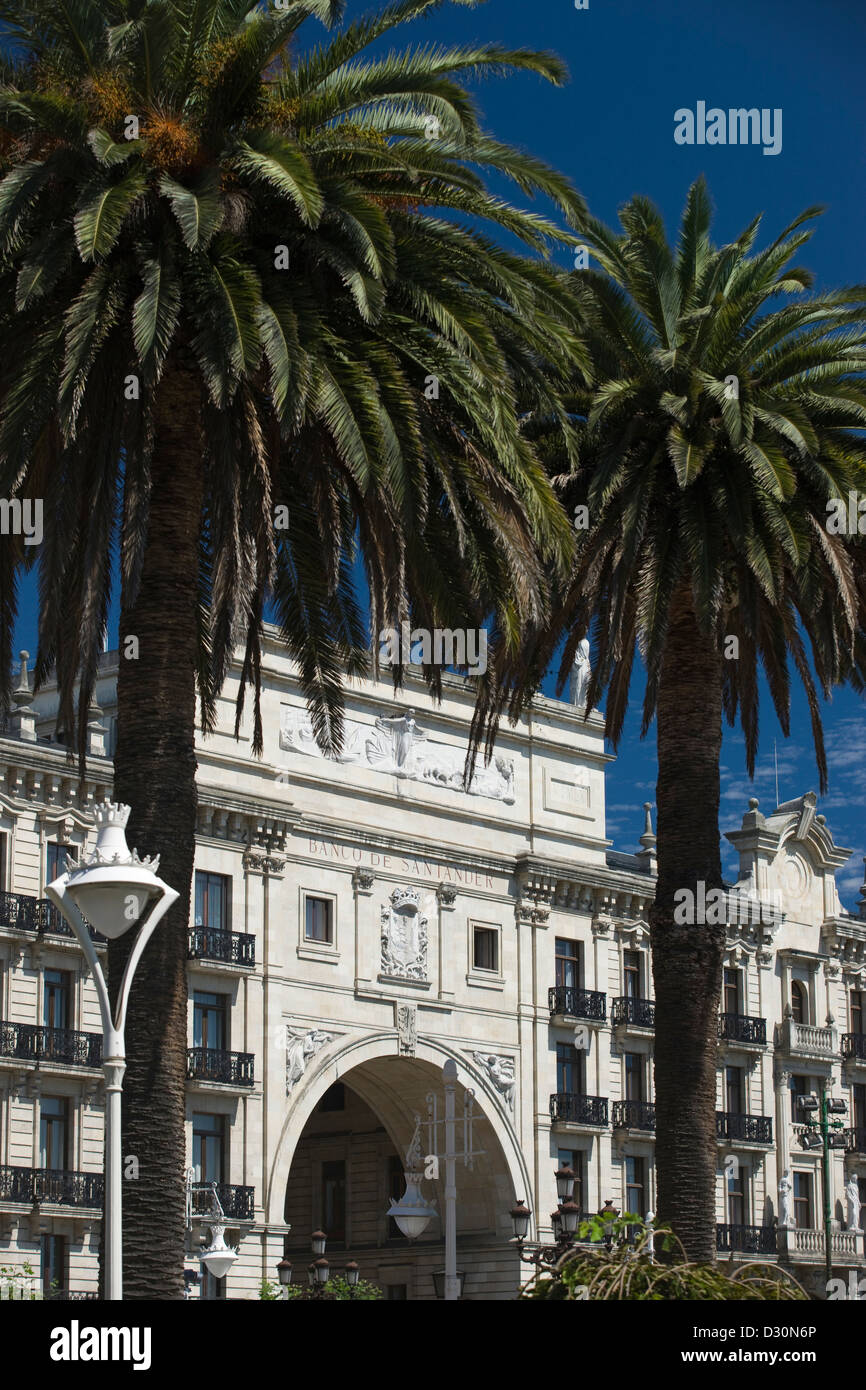 BANCO SANTANDER GEBÄUDE AUS PEREDA GÄRTEN PASEO DE PEREDA SANTANDER KANTABRIEN SPANIEN Stockfoto