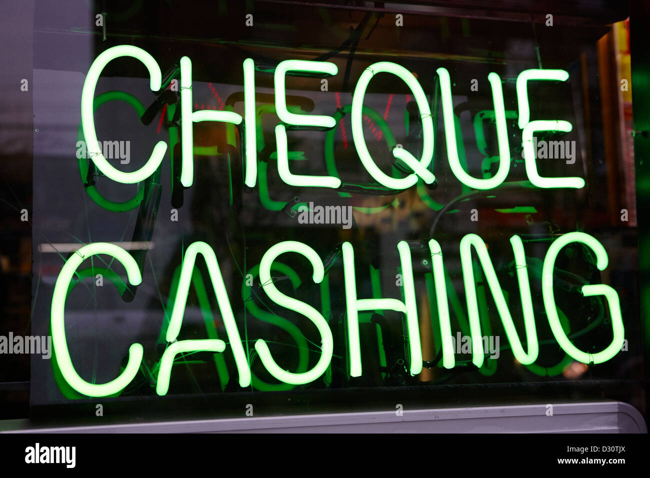 Neon-Scheck einlösen Schild im Fenster eines Ladens Vancouver BC Kanada Stockfoto