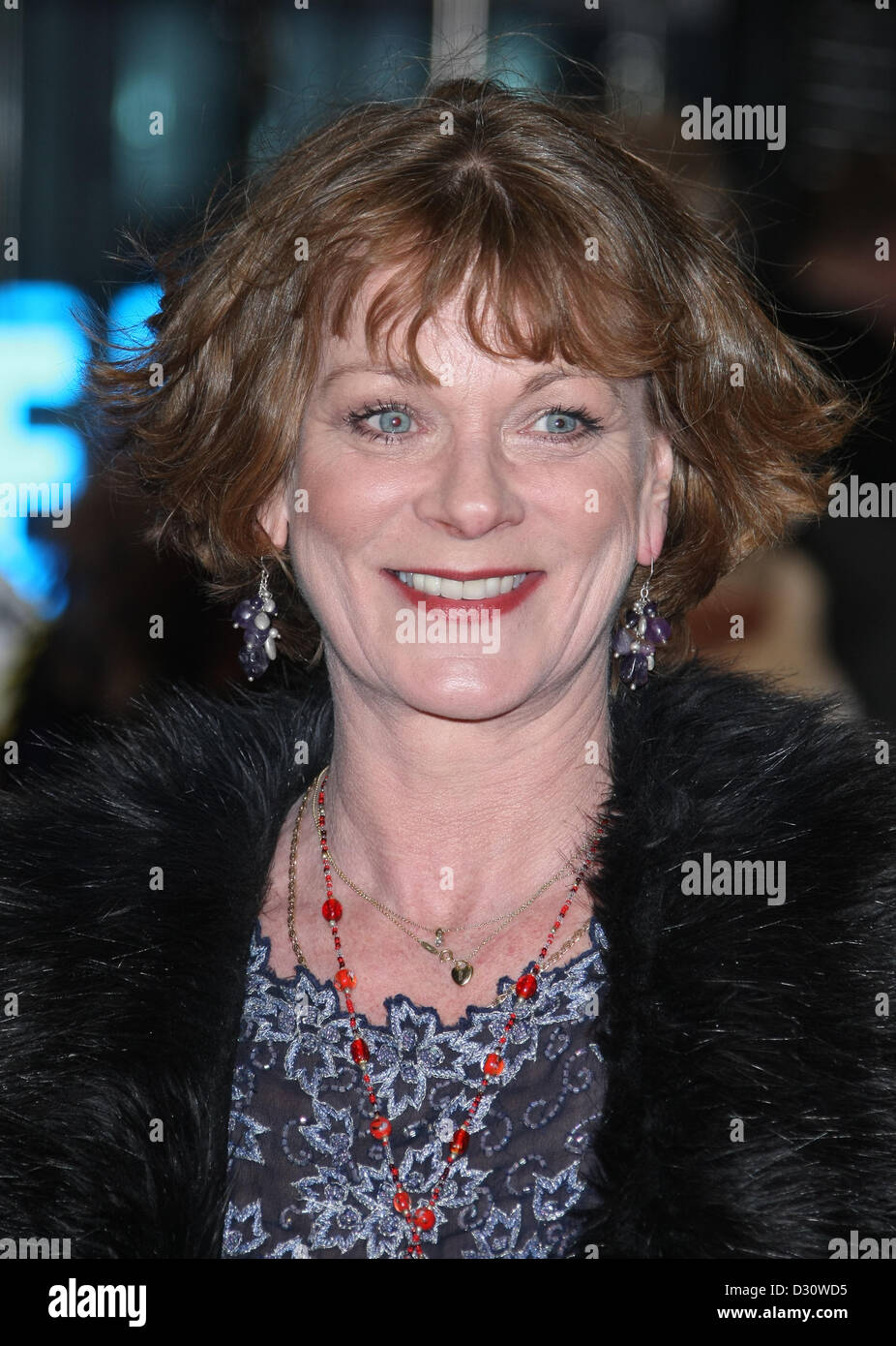 SAMANTHA BOND LAUF FÜR DEINE FRAU. FILM PREMIERE LONDON ENGLAND UK 5. Februar 2013 Stockfoto