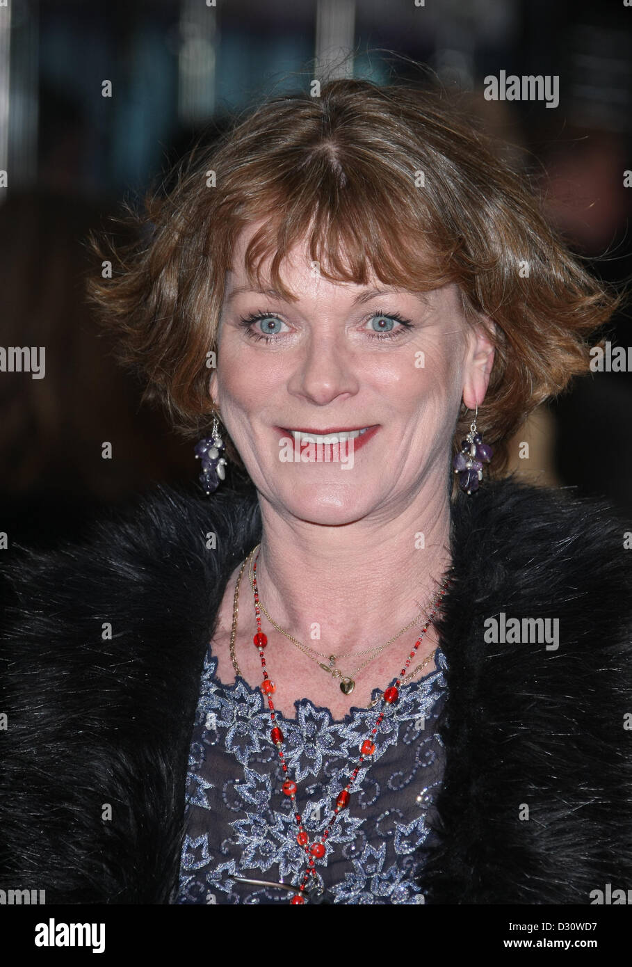 SAMANTHA BOND LAUF FÜR DEINE FRAU. FILM PREMIERE LONDON ENGLAND UK 5. Februar 2013 Stockfoto