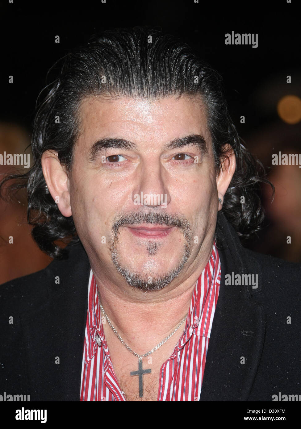 JOHN ALTMAN LAUF FÜR DEINE FRAU. FILM PREMIERE LONDON ENGLAND UK 5. Februar 2013 Stockfoto