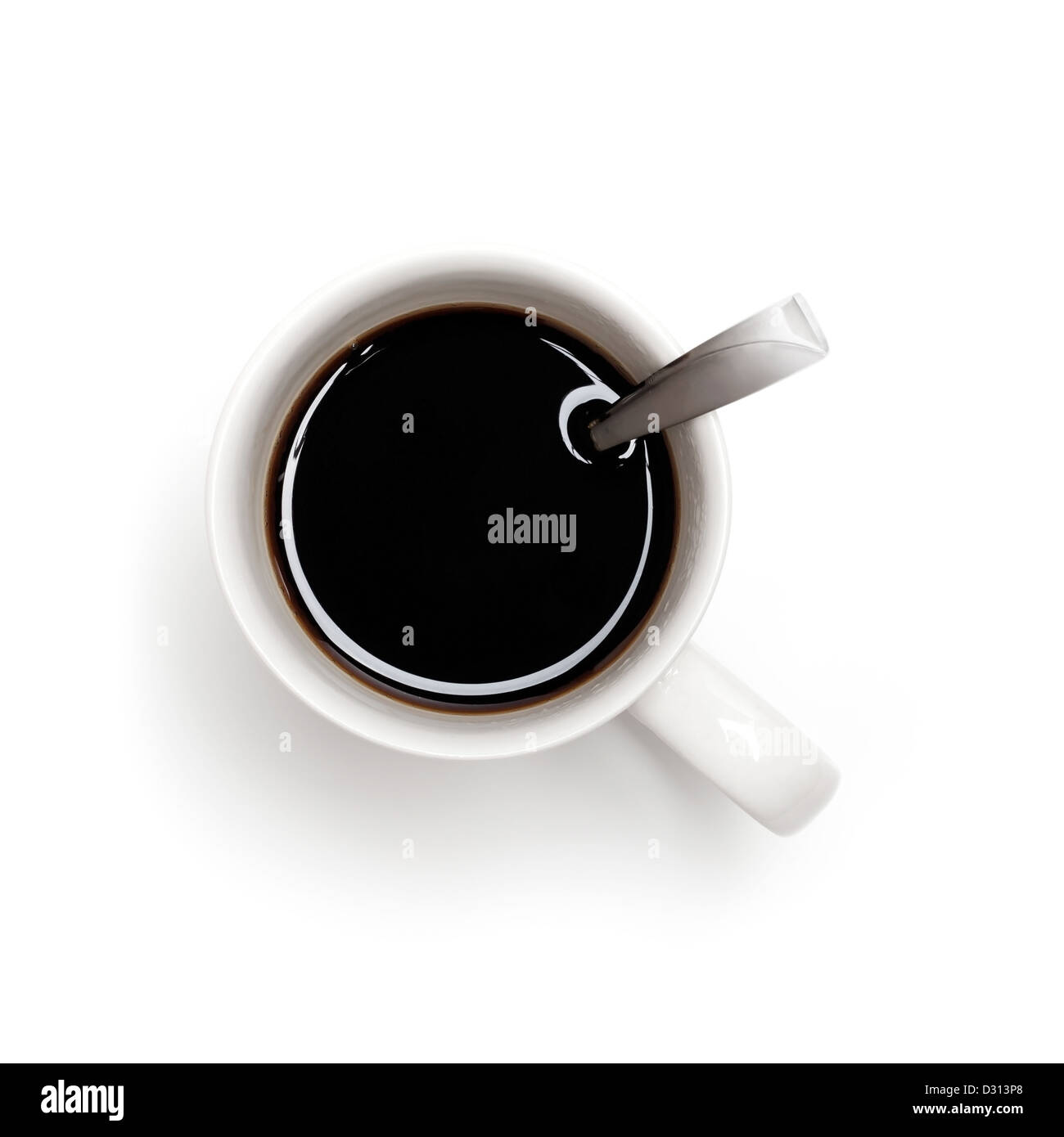 Schwarzer Kaffee in weiße Tasse mit Löffel, Ansicht von oben isoliert auf weiss Stockfoto