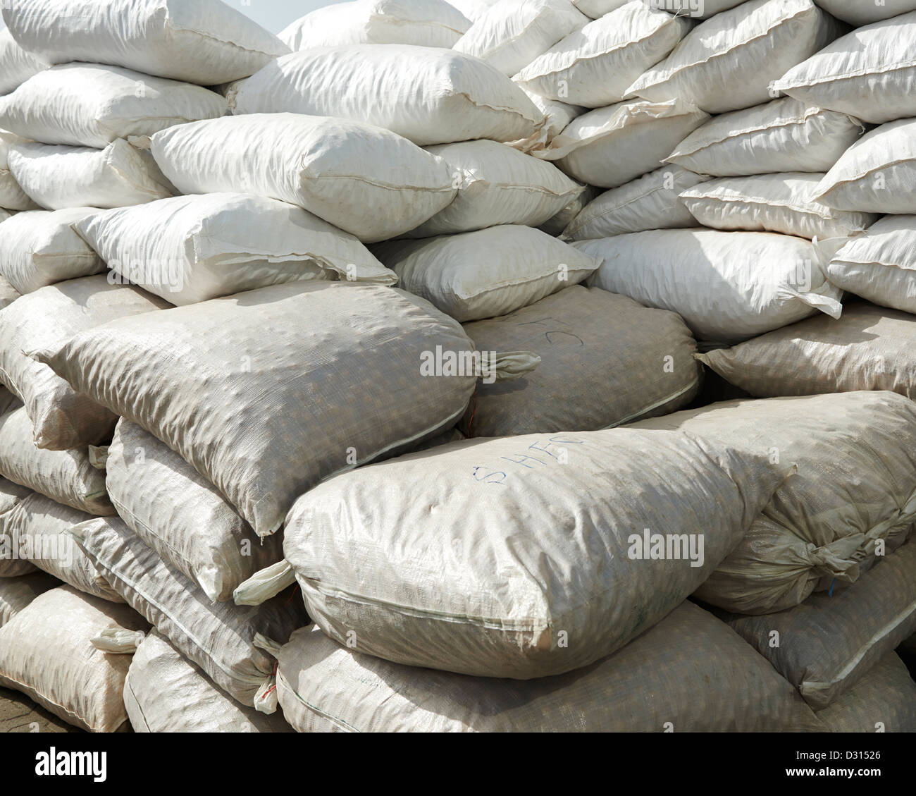 Riesige Säcke waren in Dubai Stockfoto