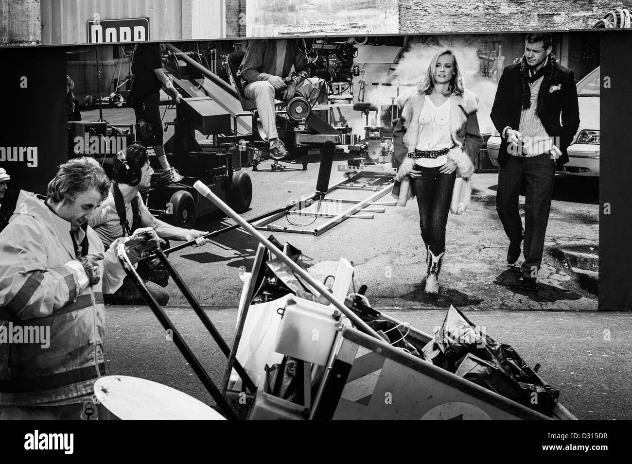 Müll-Mensch und Werbung Plakat in Wien Stockfoto