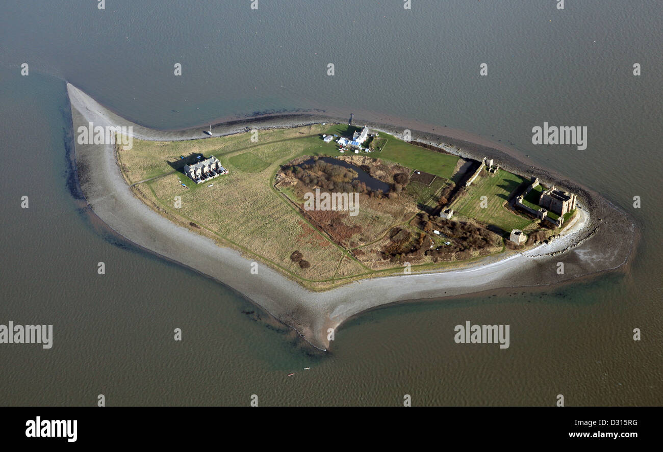 Luftaufnahme von Piel Insel im Ärmelkanal südlich von Furness, Cumbria Piel Stockfoto