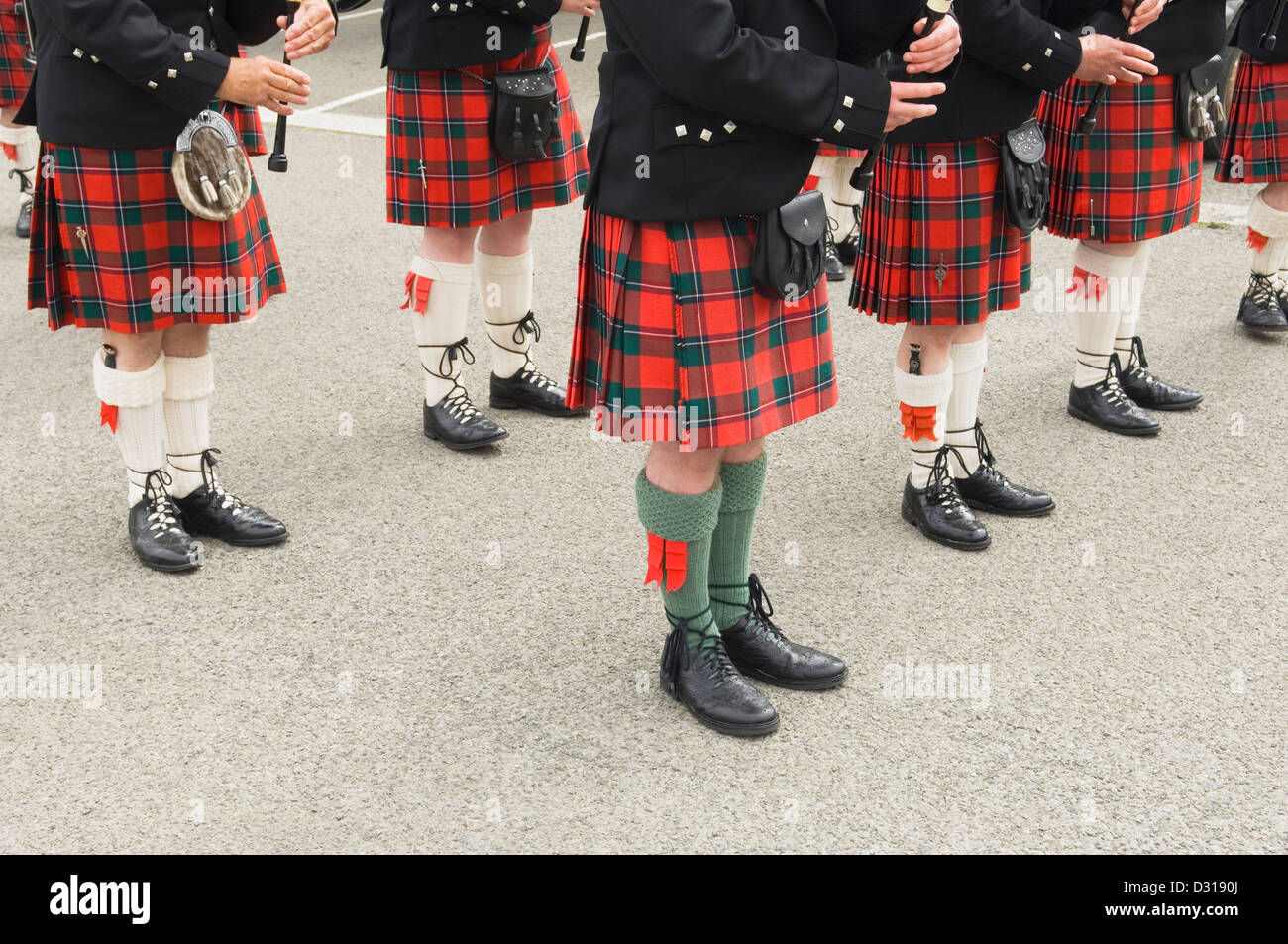 Scottish Pipe Band spielt auf ein lokales Ereignis auf der Insel Sanday, Orkney Inseln, Schottland. Stockfoto