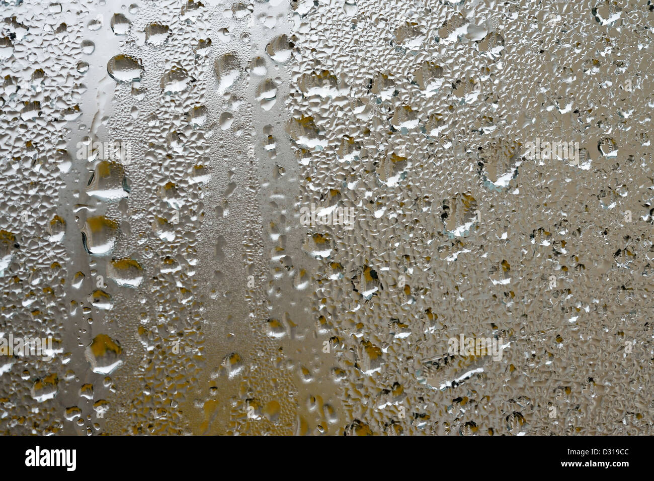 Regen auf ein Fenster Stockfoto