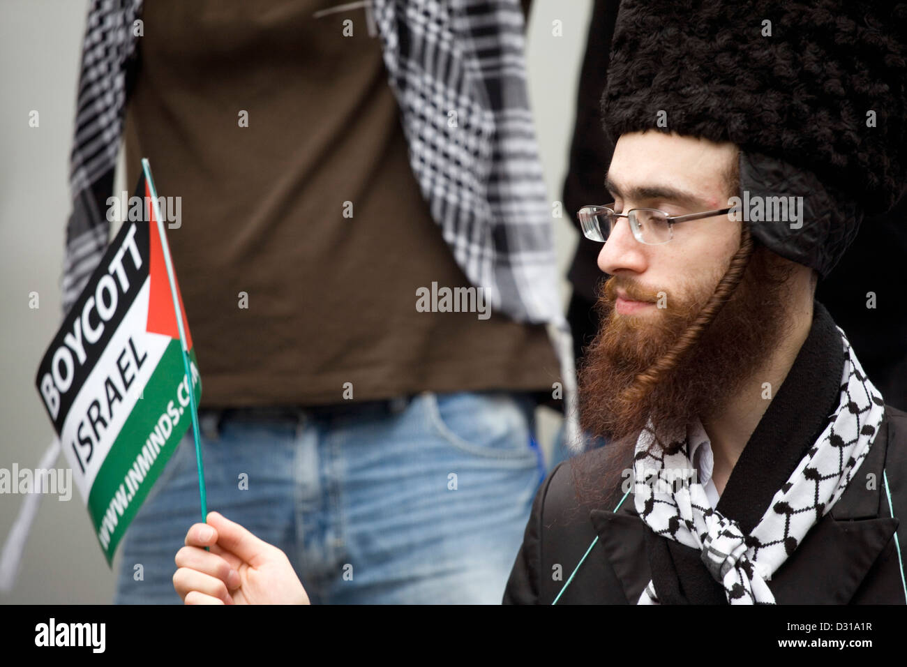 Rabbiner gegen Zionismus protestieren auf einer Anti-Israel-Demonstration in London, Stockfoto