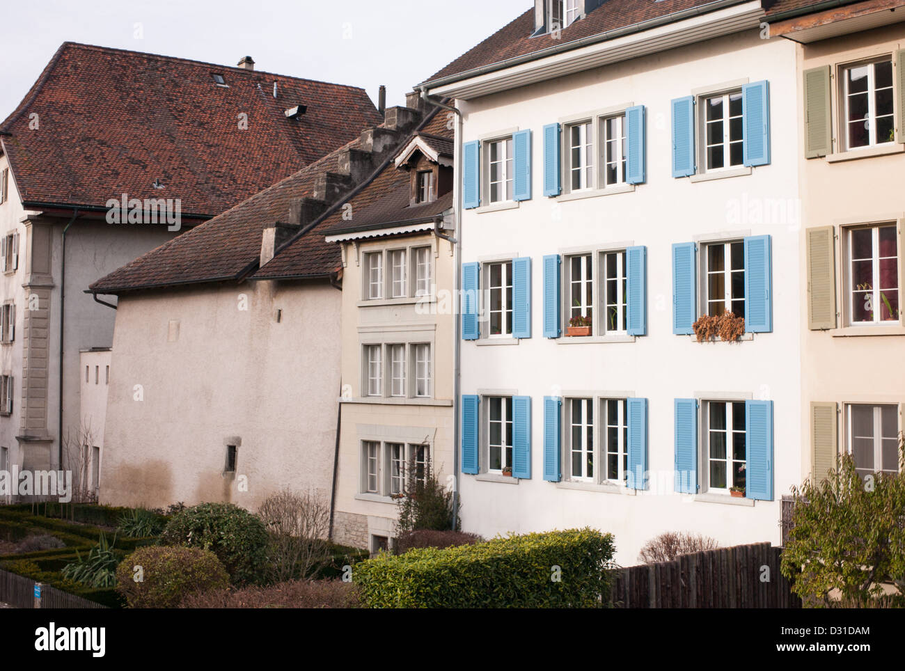 Kanton Aargau, Lenzburg Garten historische Häuser alte Stadt friedlich  Fenster Stockfotografie - Alamy