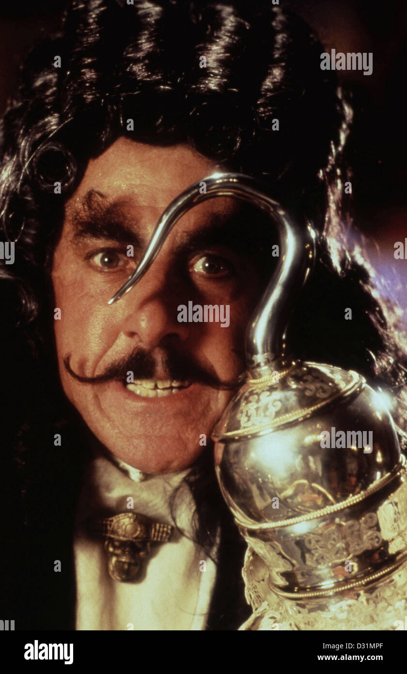 Captain hook dustin hoffman Fotos und Bildmaterial in hoher Auflösung