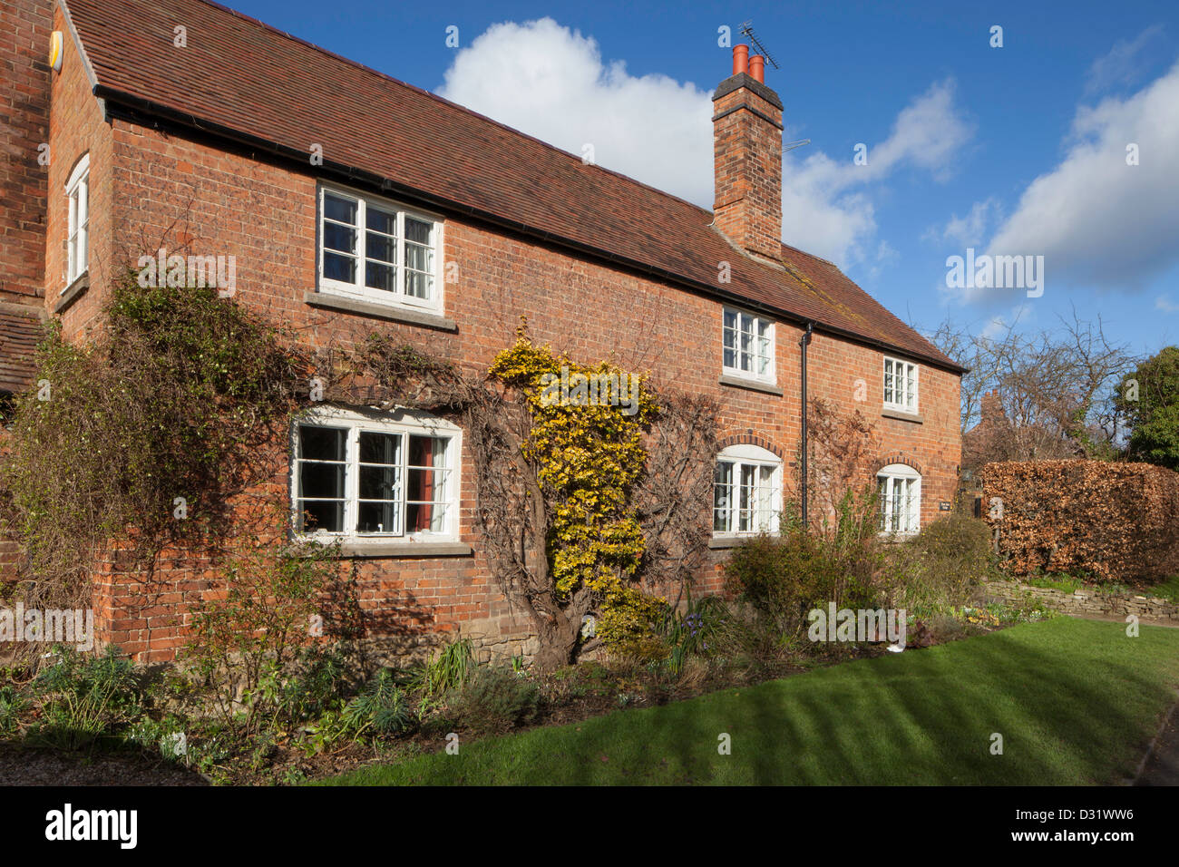 ZiegelFerienhaus im Dorf Bredon, Worcestershire, England, UK Stockfotografie Alamy