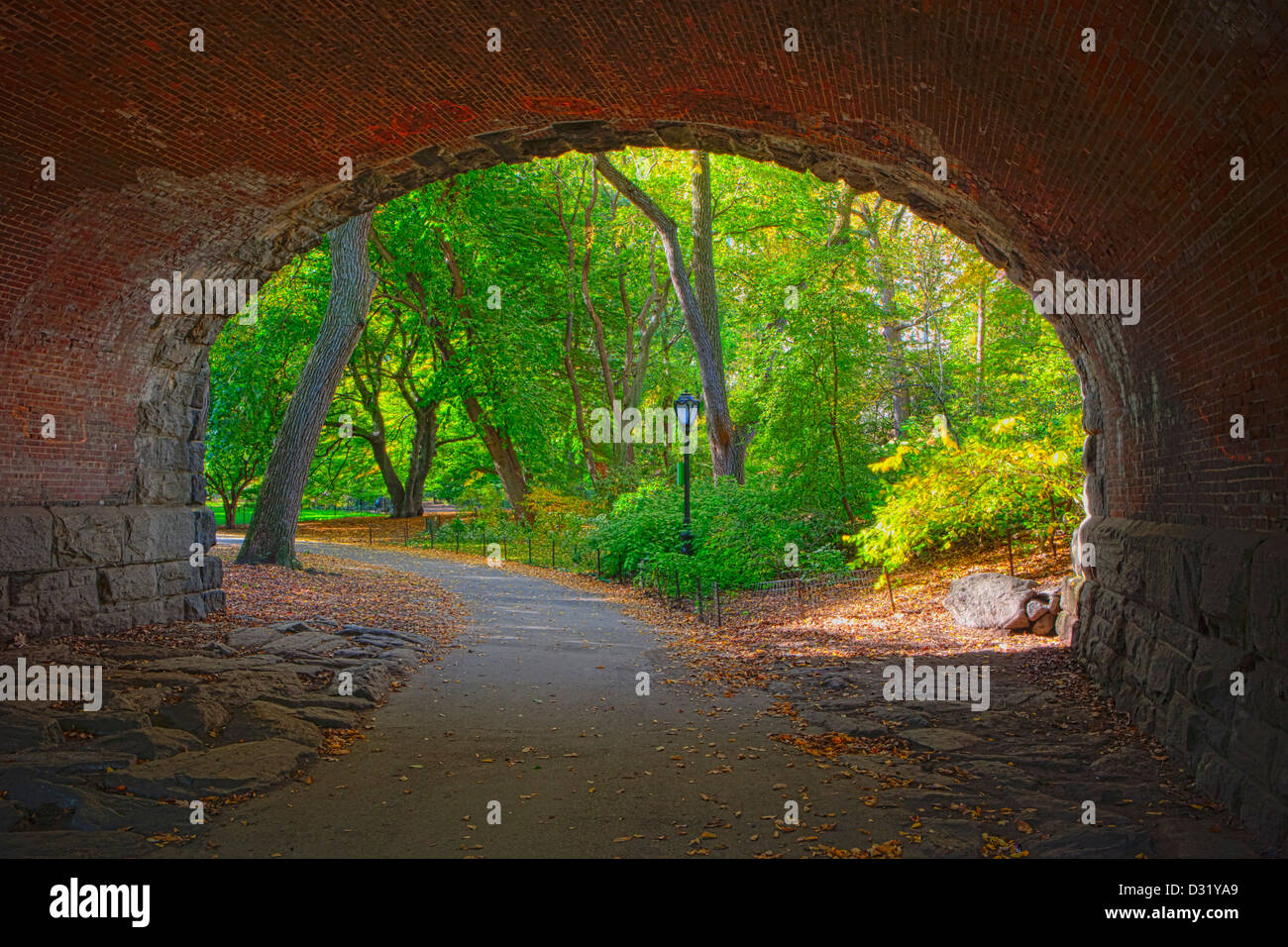 79th Street Bogen im Herbst, Central Park, New York, USA Stockfoto