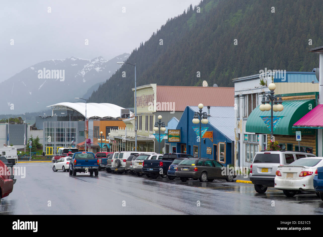 Regentag in der Innenstadt, Seward, Alaska, USA Stockfoto