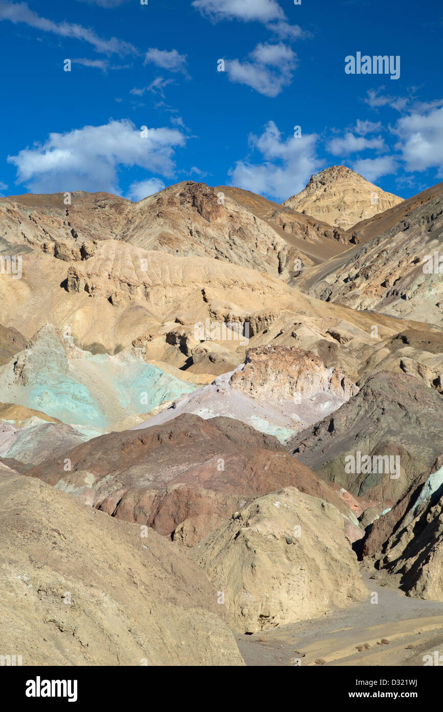 Death Valley Nationalpark, Kalifornien - Künstler-Palette, eine Fläche von bunten Rock Artists Drive entlang. Stockfoto