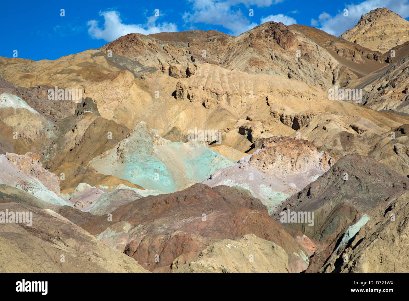 Death Valley Nationalpark, Kalifornien - Künstler-Palette, eine Fläche von bunten Rock Artists Drive entlang. Stockfoto