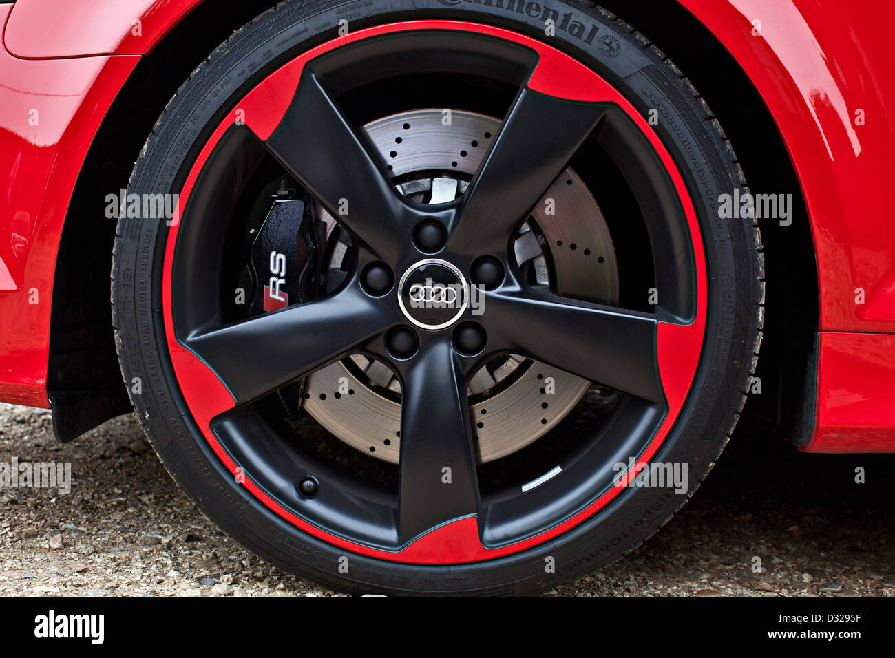 Rot Audi RS 3 Rad und Logo, Winchester, England, UK Stockfoto