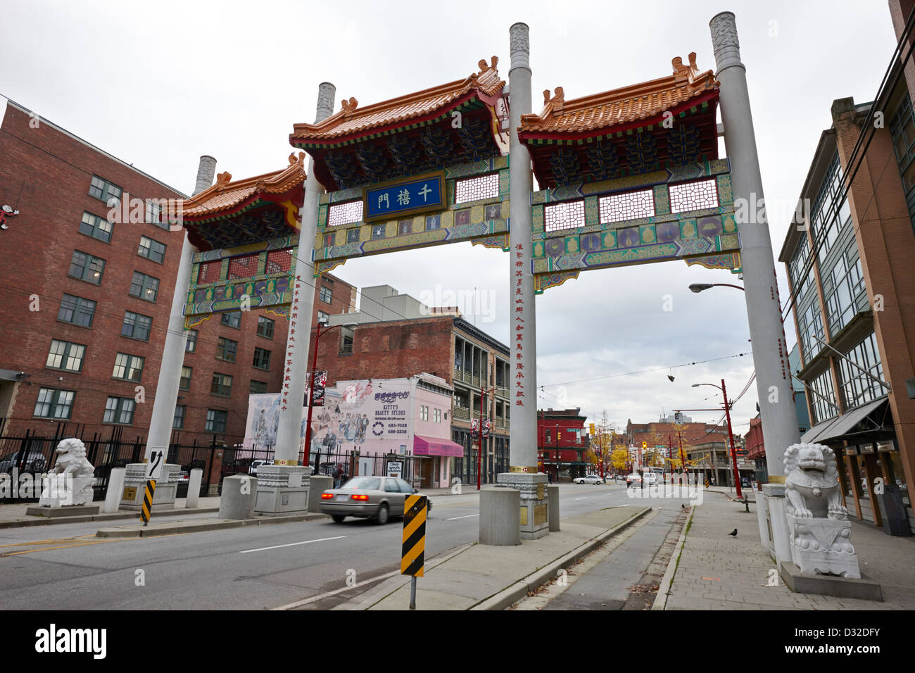 Millennium Gate nach Chinatown Vancouver BC Kanada Stockfoto