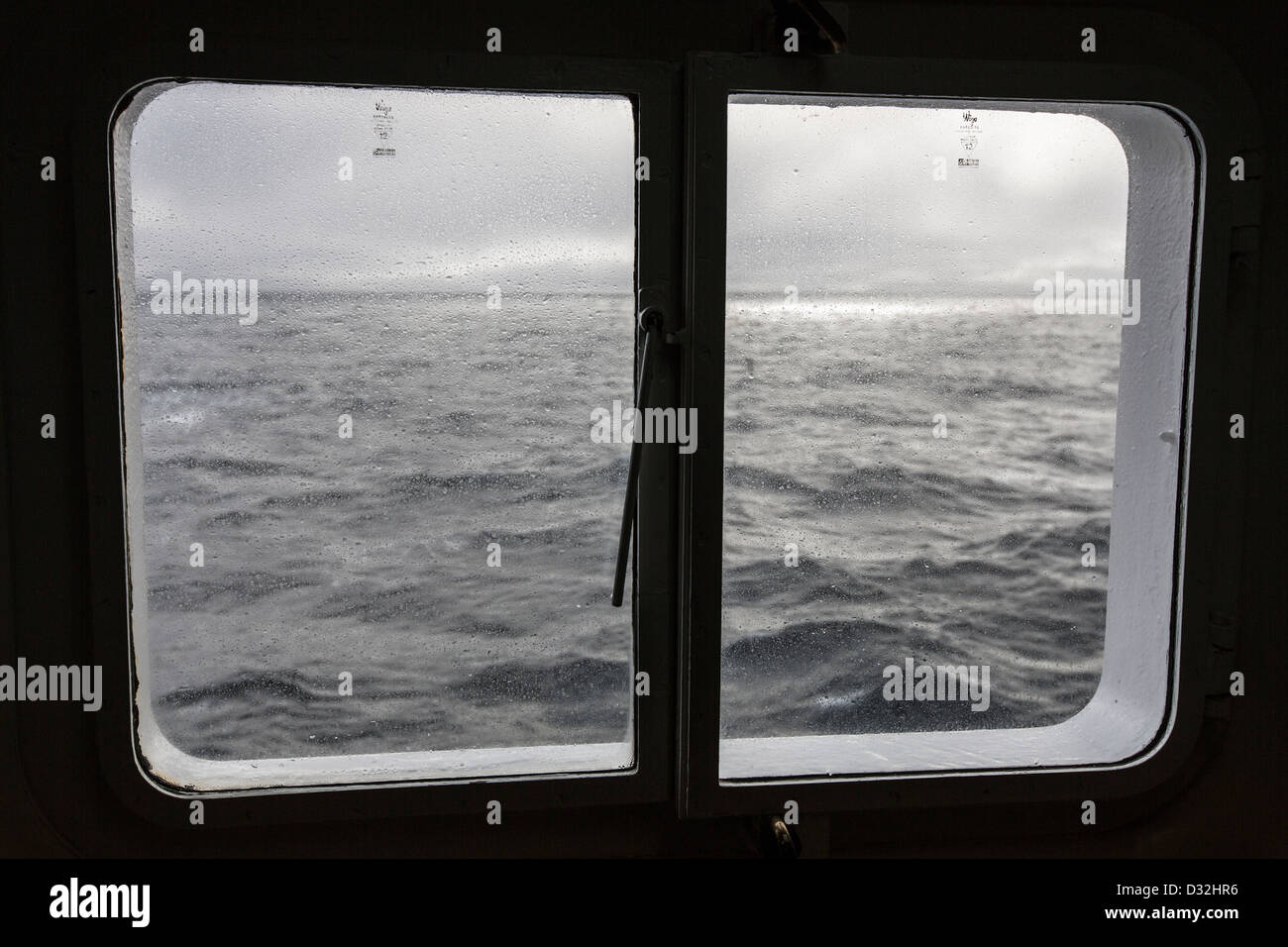 Meer-vom Fenster der Akademik Sergey Vavilov-russischen Eisbrecher als Kreuzfahrtschiff für die polaren Regionen verwendet. Grönland Stockfoto